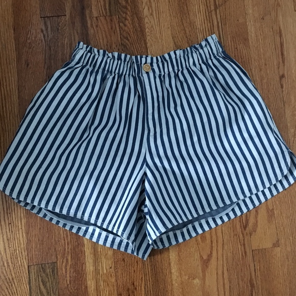 MO : VINC - Blue and white stripe shorts HOLIDAY SALE - Picture 4 of 8